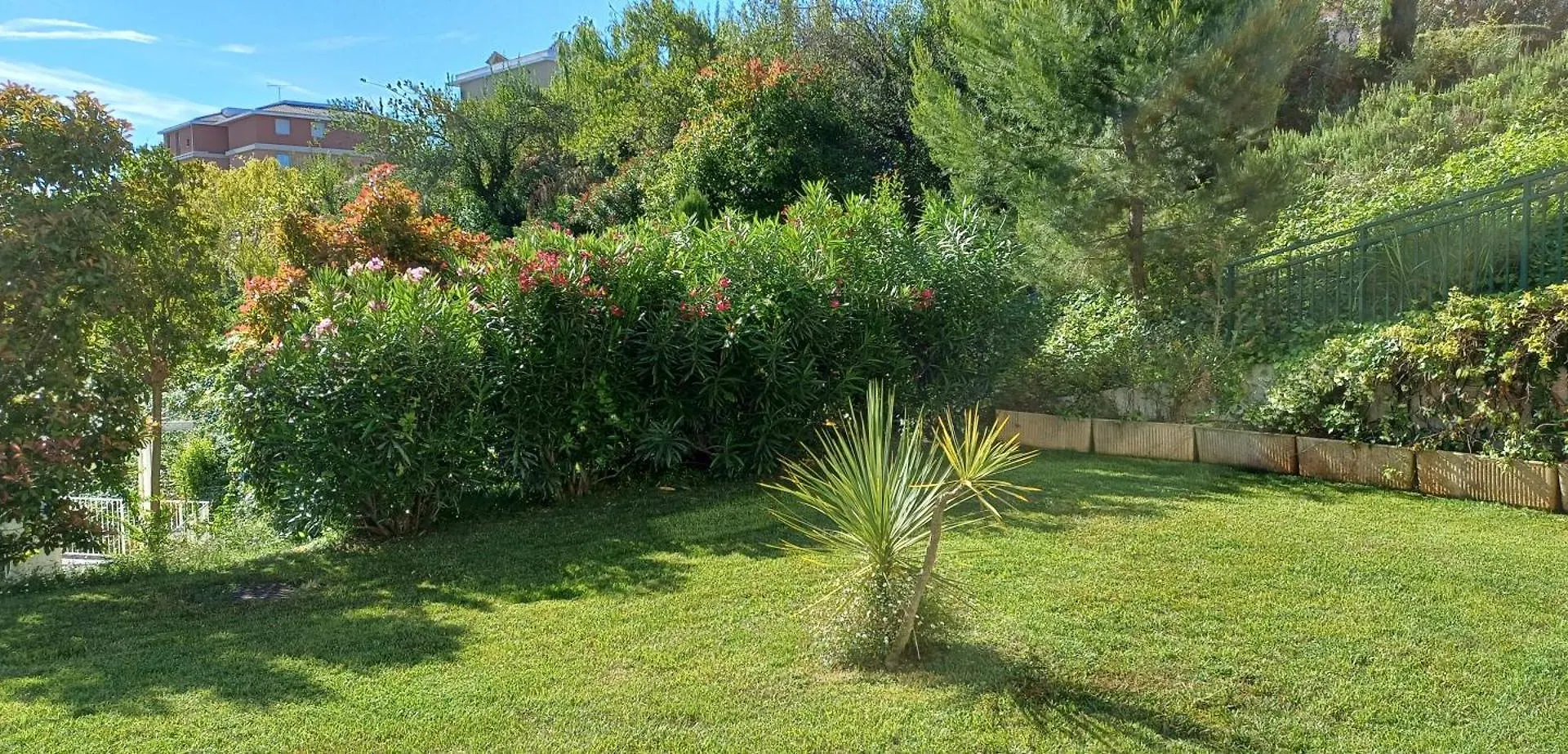 Antibes 3 Pieces Climatisees Dans Residence Avec Piscine Fransa