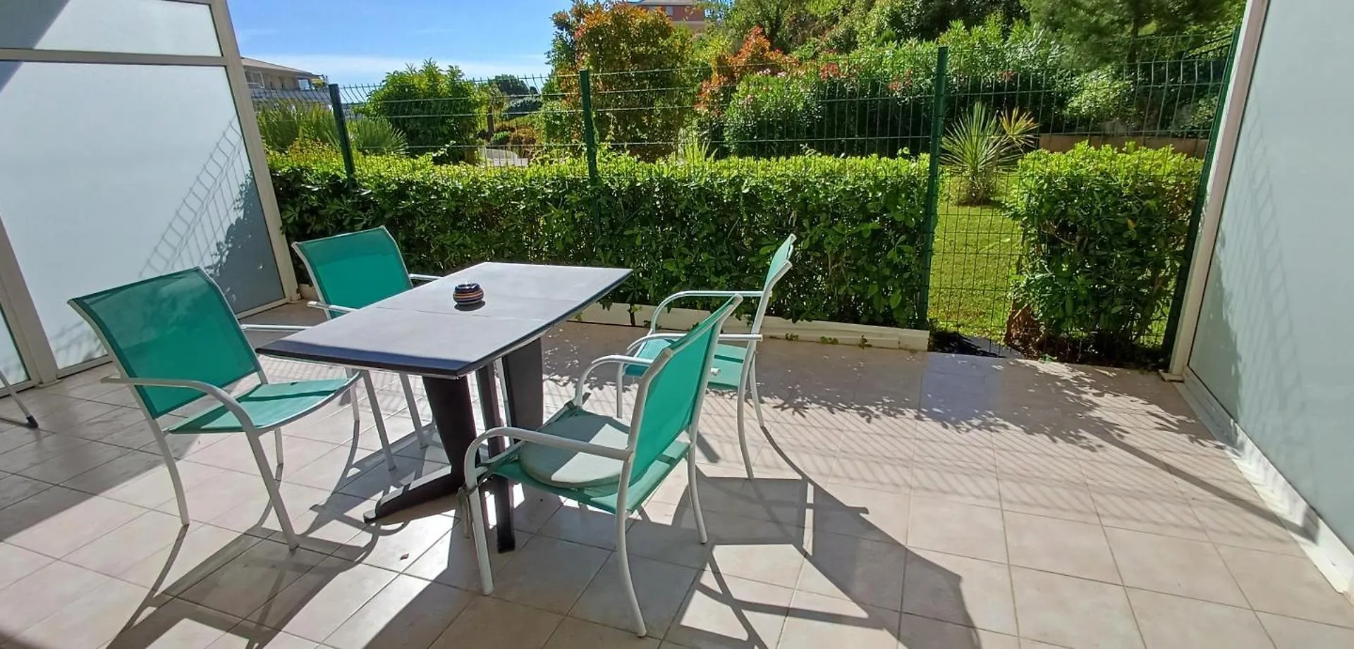Antibes 3 Pieces Climatisees Dans Residence Avec Piscine