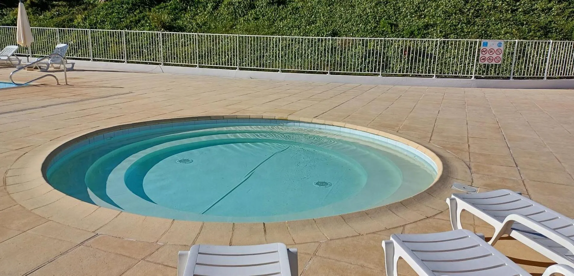 Antibes 3 Pieces Climatisees Dans Residence Avec Piscine 0*,  Fransa